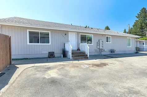 1741 Rogue River Highway Grants Pass OR 97527