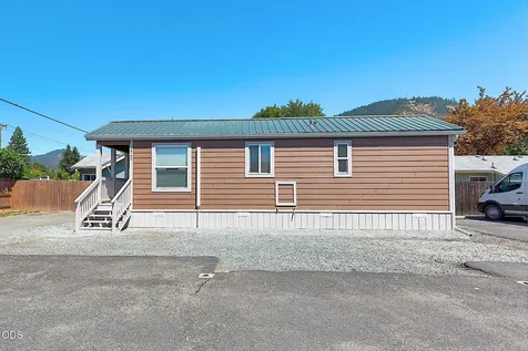 1741 Rogue River Highway Grants Pass OR 97527
