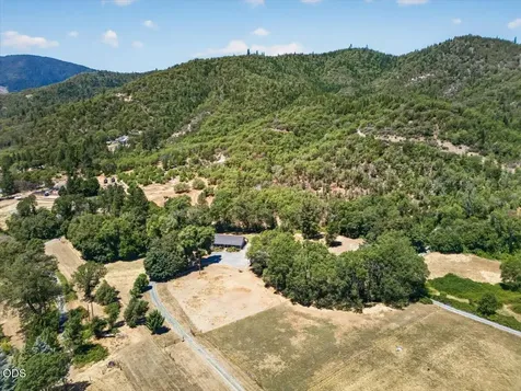1943 Wards Creek Road Rogue River OR 97537