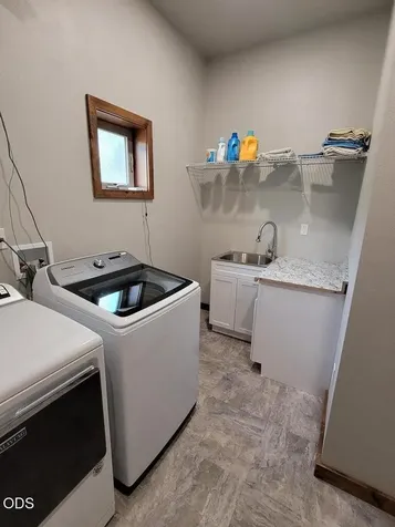 205 Witness Way Rogue River OR 97537