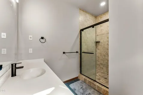 205 Witness Way Rogue River OR 97537