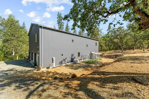 205 Witness Way Rogue River OR 97537