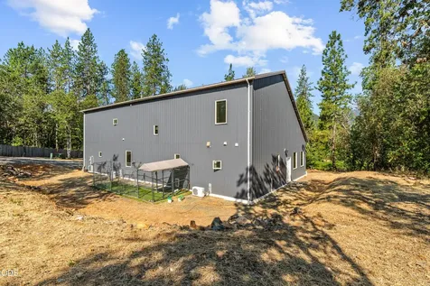 205 Witness Way Rogue River OR 97537