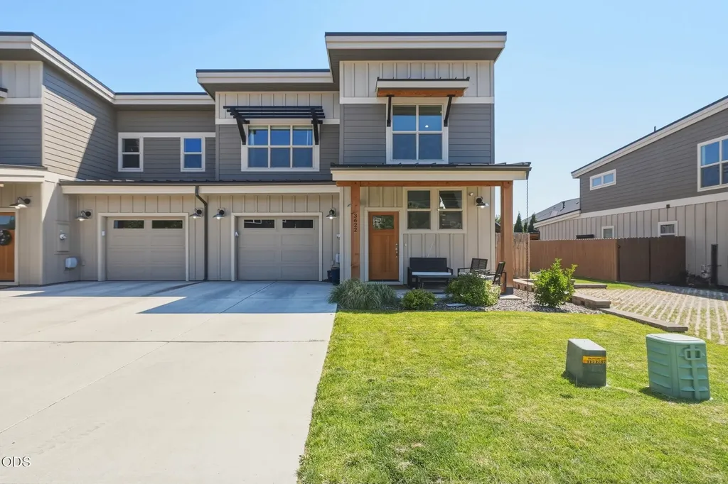 3622 SW Badger Avenue Redmond OR 97756