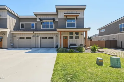 3622 SW Badger Avenue Redmond OR 97756