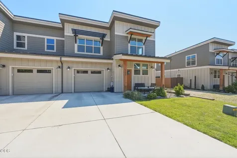 3622 SW Badger Avenue Redmond OR 97756