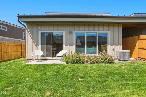 3622 SW Badger Avenue Redmond OR 97756