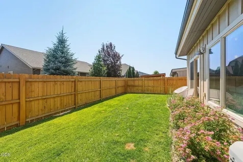 3622 SW Badger Avenue Redmond OR 97756