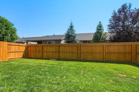 3622 SW Badger Avenue Redmond OR 97756