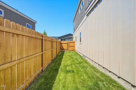 3622 SW Badger Avenue Redmond OR 97756