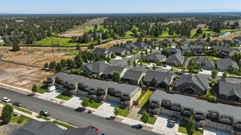 3622 SW Badger Avenue Redmond OR 97756