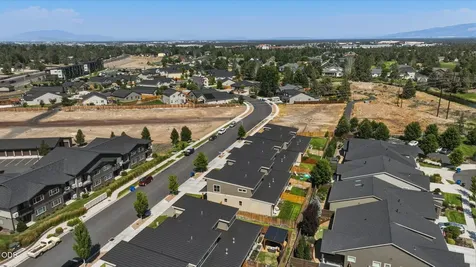 3622 SW Badger Avenue Redmond OR 97756