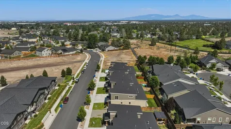 3622 SW Badger Avenue Redmond OR 97756