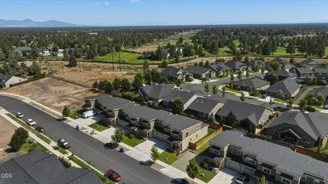 3622 SW Badger Avenue Redmond OR 97756