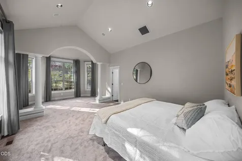 3193 NW Colonial Drive Bend OR 97703
