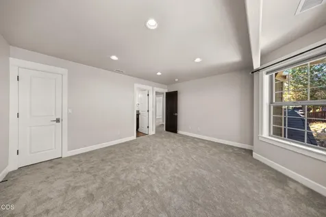 3193 NW Colonial Drive Bend OR 97703