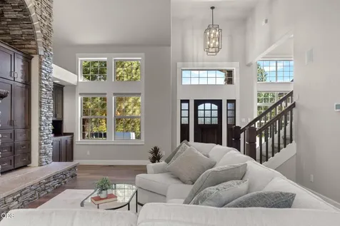 3193 NW Colonial Drive Bend OR 97703
