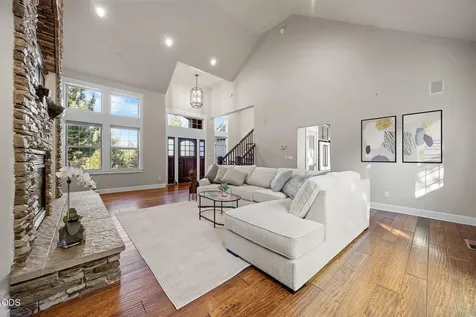 3193 NW Colonial Drive Bend OR 97703
