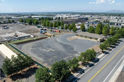 778 NE 11th Street Redmond OR 97756