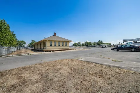 778 NE 11th Street Redmond OR 97756