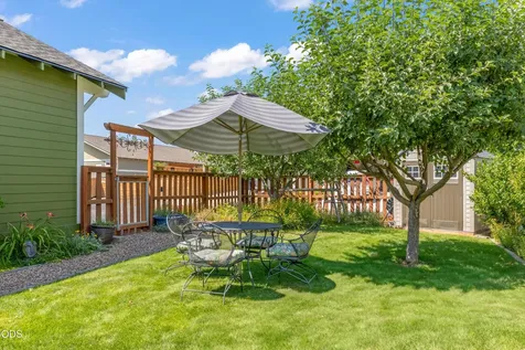1731 NW Jackpine Avenue Redmond OR 97756