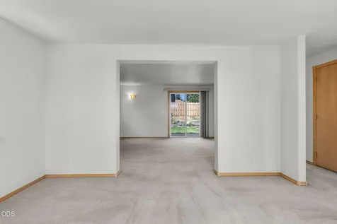 3672 SW Volcano Avenue Redmond OR 97756