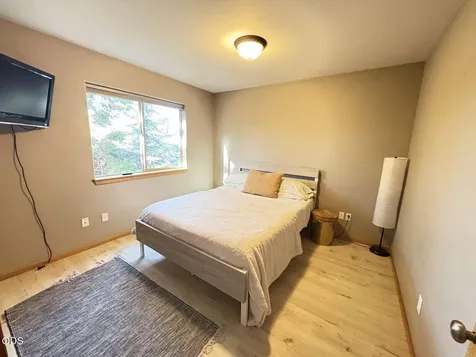 61379 Sally Lane Bend OR 97702