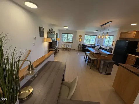 61379 Sally Lane Bend OR 97702
