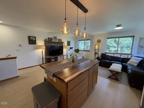 61379 Sally Lane Bend OR 97702
