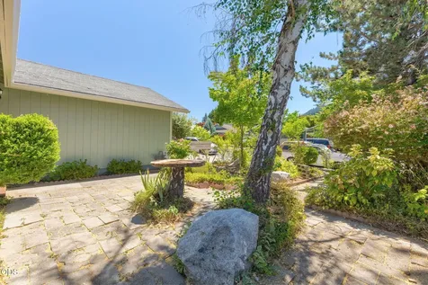 107 Walnut Drive Rogue River OR 97537