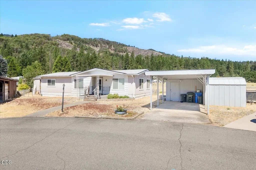315 W Evans Creek Road Rogue River OR 97537