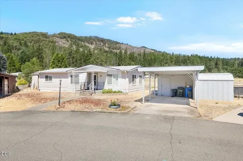 315 W Evans Creek Road Rogue River OR 97537