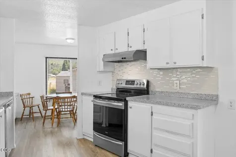 315 W Evans Creek Road Rogue River OR 97537