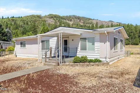 315 W Evans Creek Road Rogue River OR 97537