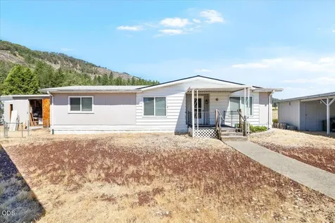 315 W Evans Creek Road Rogue River OR 97537