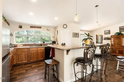 1800 Lampman Road Gold Hill OR 97525