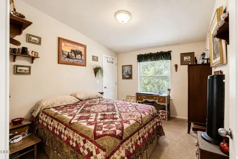 1800 Lampman Road Gold Hill OR 97525