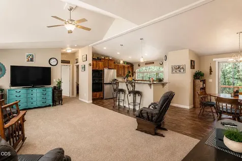 1800 Lampman Road Gold Hill OR 97525
