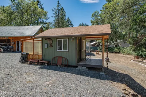 1800 Lampman Road Gold Hill OR 97525