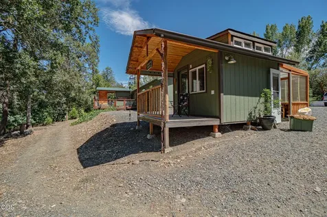 1800 Lampman Road Gold Hill OR 97525
