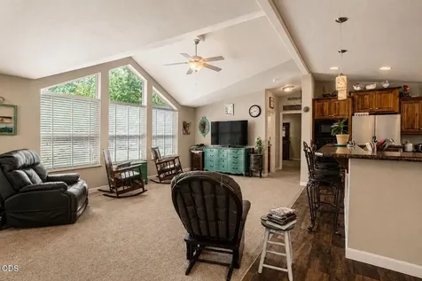 1800 Lampman Road Gold Hill OR 97525