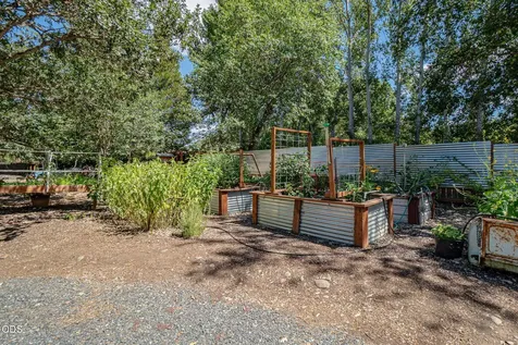 1800 Lampman Road Gold Hill OR 97525