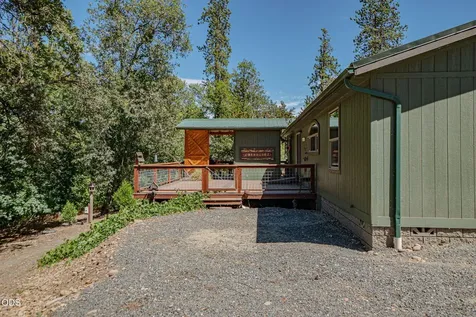 1800 Lampman Road Gold Hill OR 97525