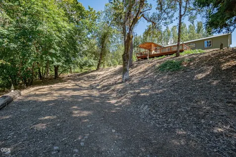1800 Lampman Road Gold Hill OR 97525