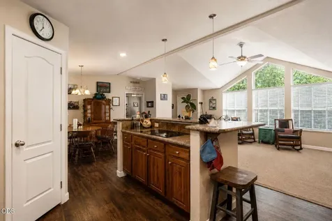 1800 Lampman Road Gold Hill OR 97525