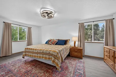 55135 Foster Road Bend OR 97707