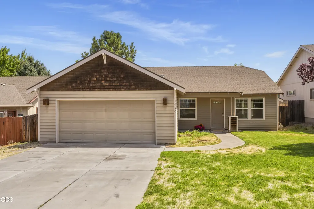 1950 SW 36th Street Redmond OR 97756