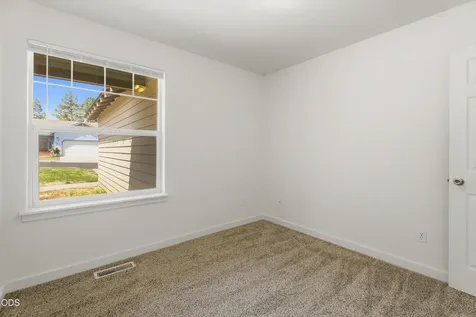 1950 SW 36th Street Redmond OR 97756