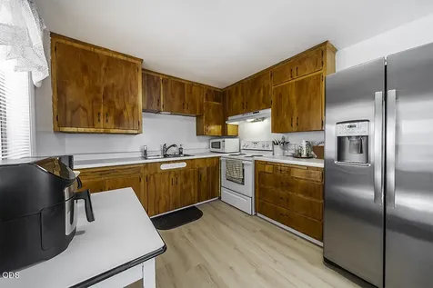 225 Cheryl Lane Phoenix OR 97535