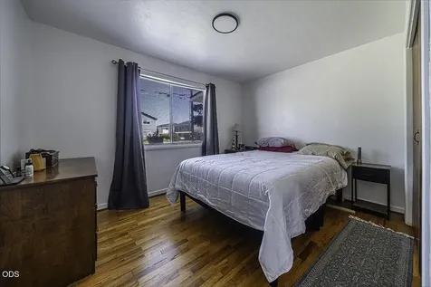 225 Cheryl Lane Phoenix OR 97535